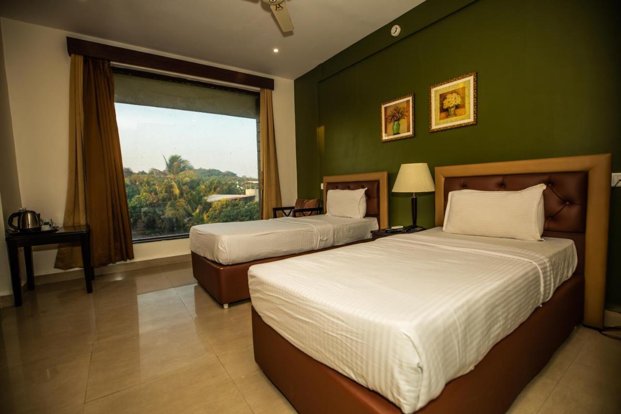 Seasons Hotel & Spa Madgao Buitenkant foto