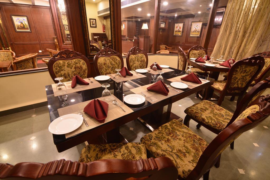 Seasons Hotel & Spa Madgao Buitenkant foto