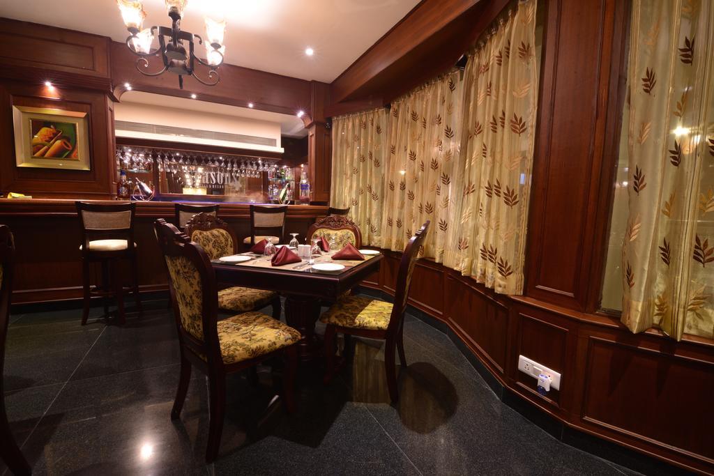 Seasons Hotel & Spa Madgao Buitenkant foto