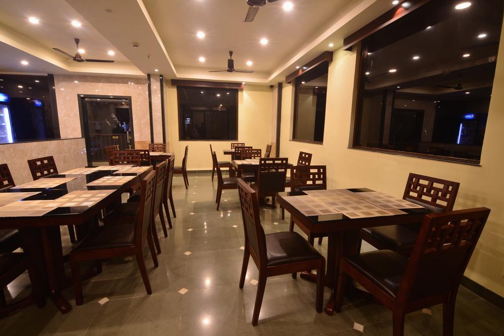 Seasons Hotel & Spa Madgao Buitenkant foto