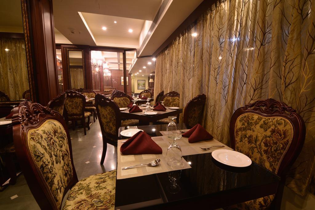 Seasons Hotel & Spa Madgao Buitenkant foto