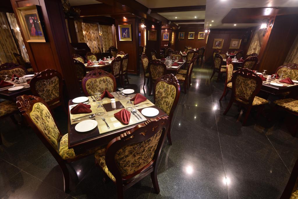 Seasons Hotel & Spa Madgao Buitenkant foto