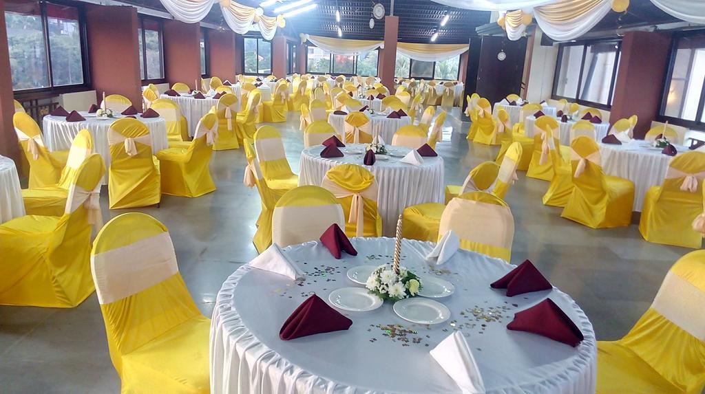 Seasons Hotel & Spa Madgao Buitenkant foto