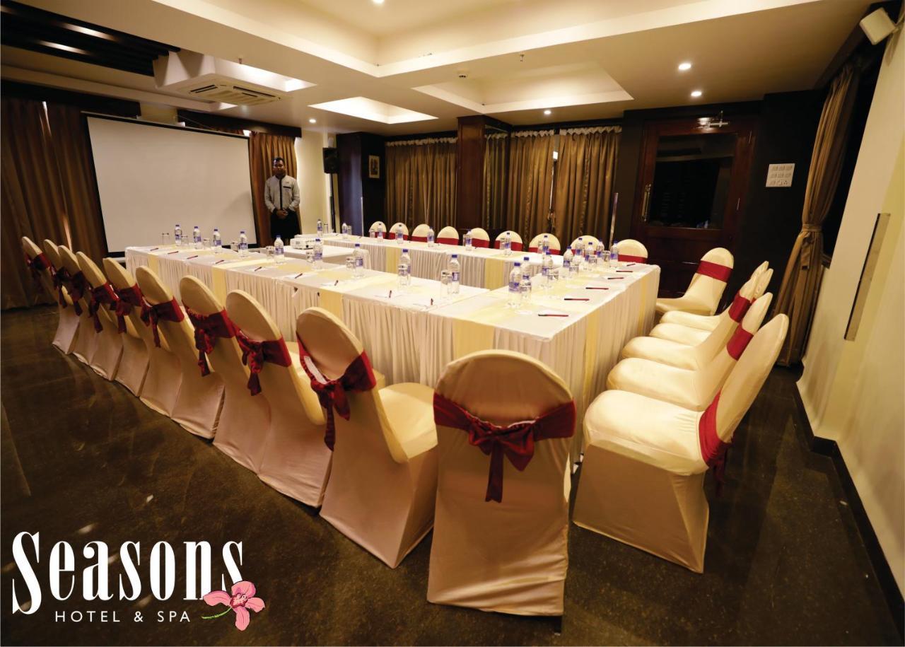 Seasons Hotel & Spa Madgao Buitenkant foto