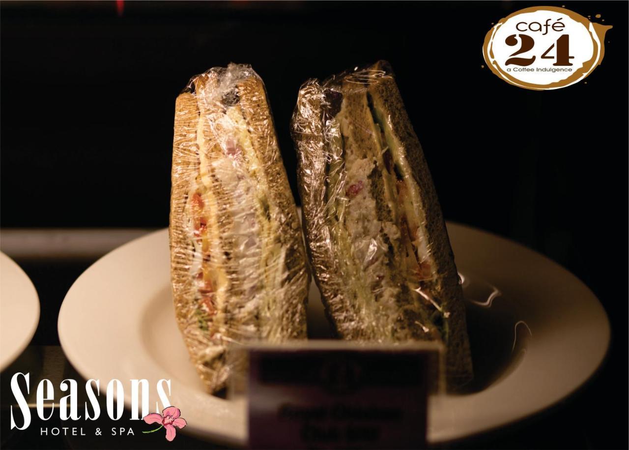 Seasons Hotel & Spa Madgao Buitenkant foto
